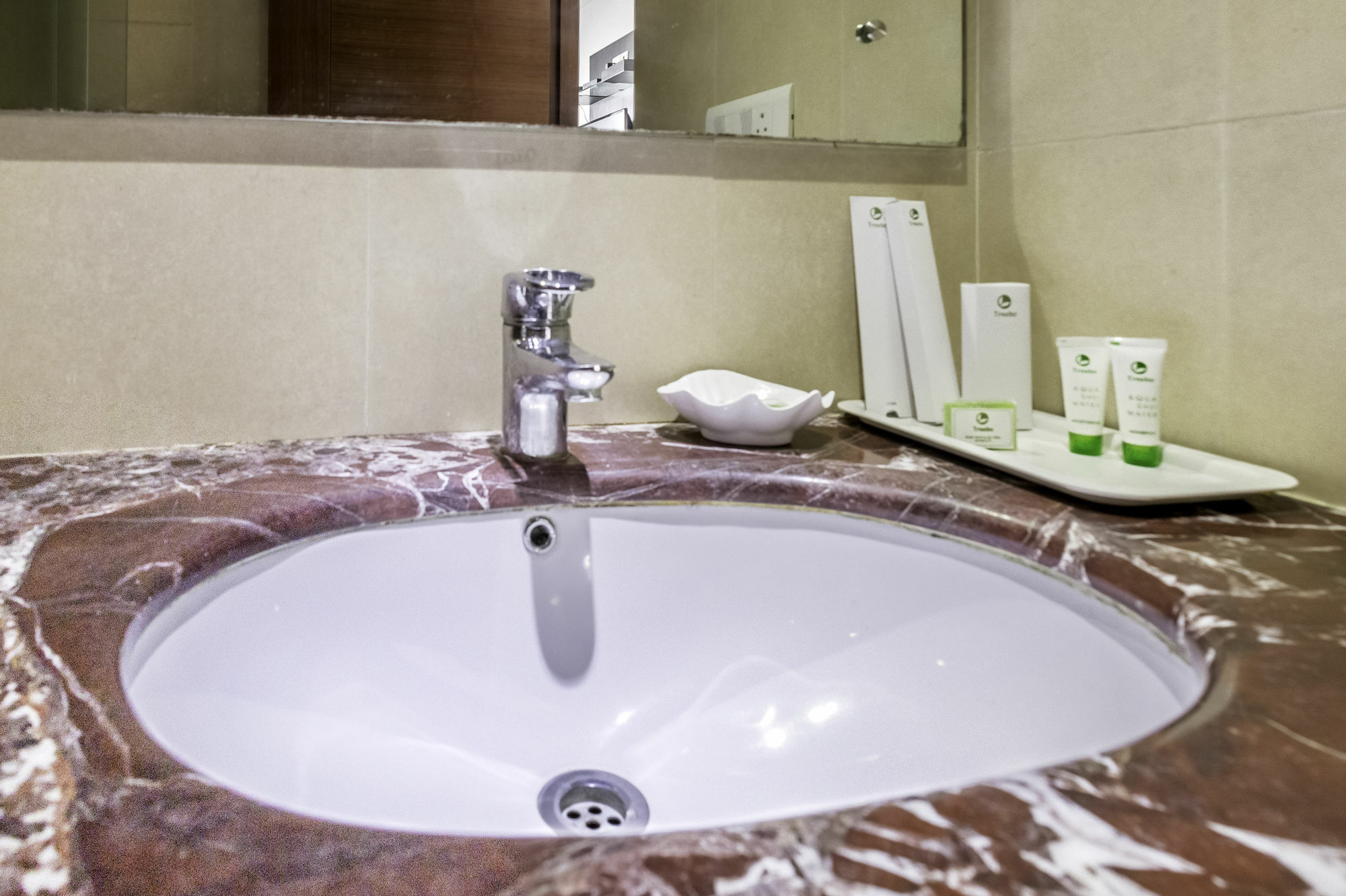 Treebo Trend J'S Five Two Boutique Hotel Chennai Bagian luar foto