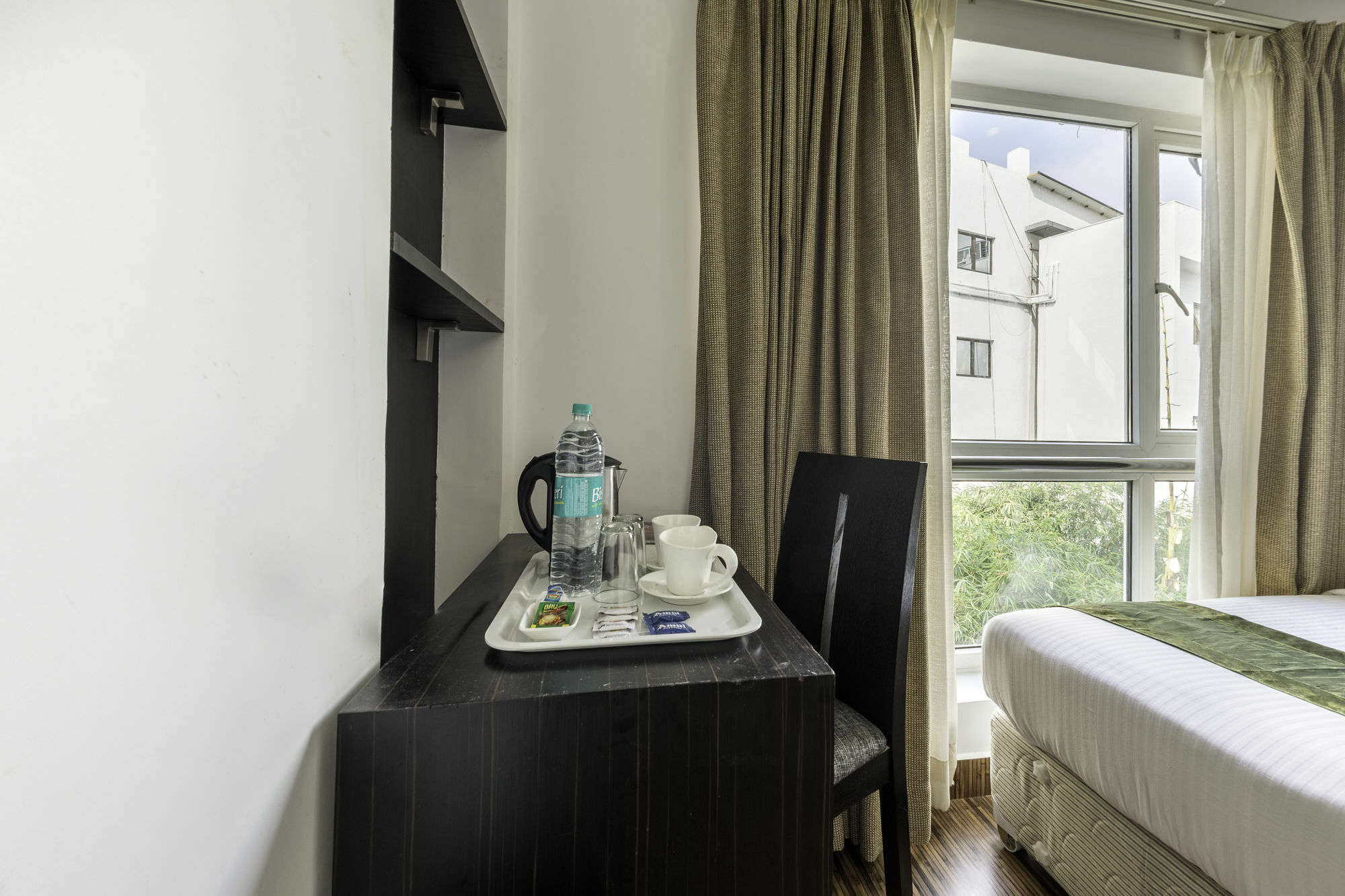 Treebo Trend J'S Five Two Boutique Hotel Chennai Bagian luar foto