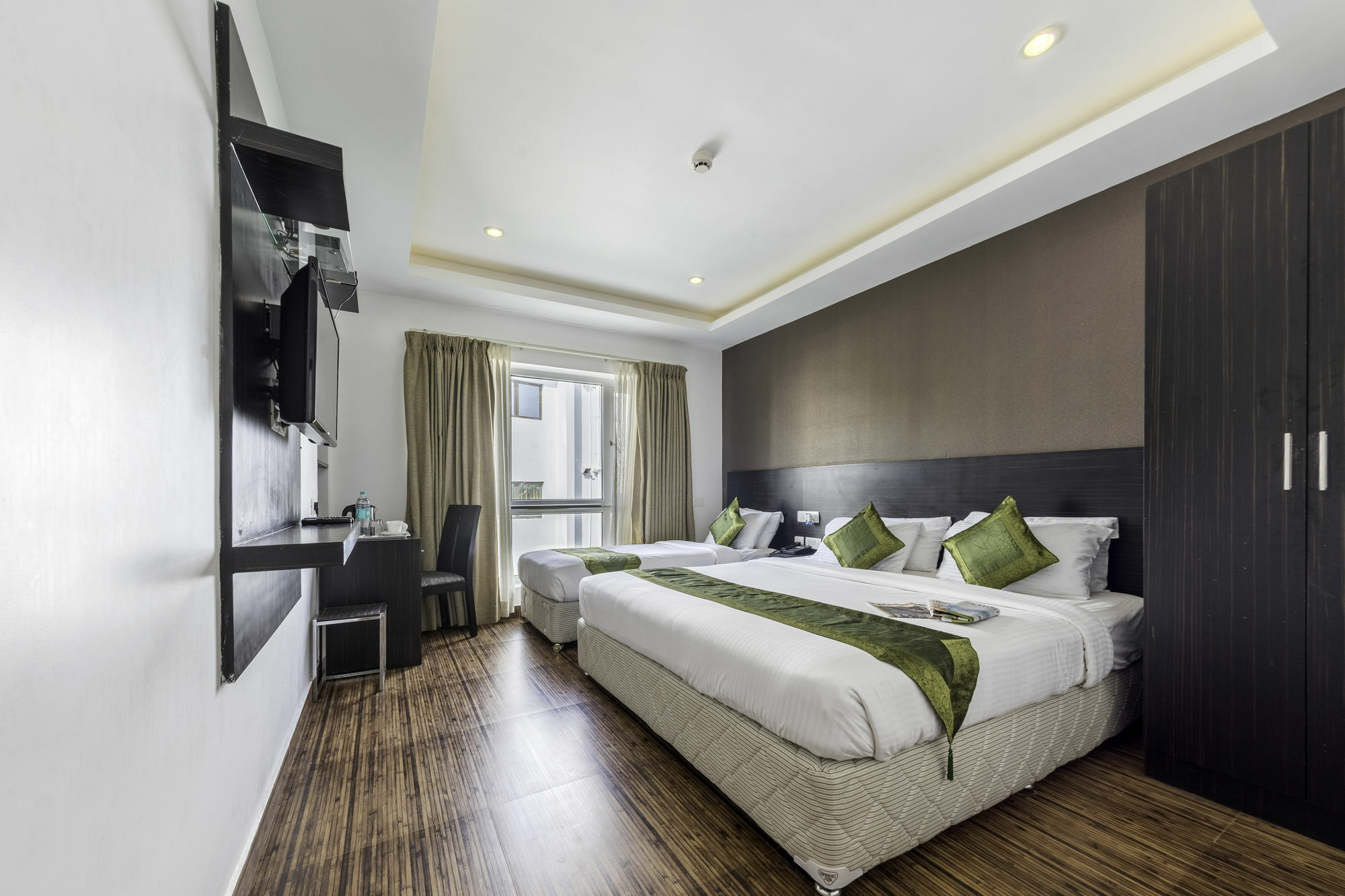 Treebo Trend J'S Five Two Boutique Hotel Chennai Bagian luar foto